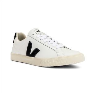 Veja Esplar Leather Sneaker